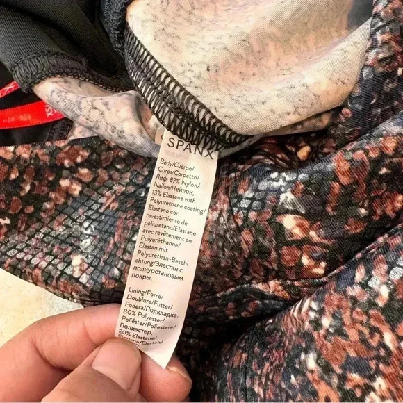 Spanx Faux Leather Snake Shine Leggings size XS - Picture 6 of 10